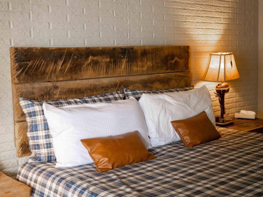 Stonegate King Bed, 2mi To Historic Dtwn Salt Water Pool #206 Apartment Eureka Springs