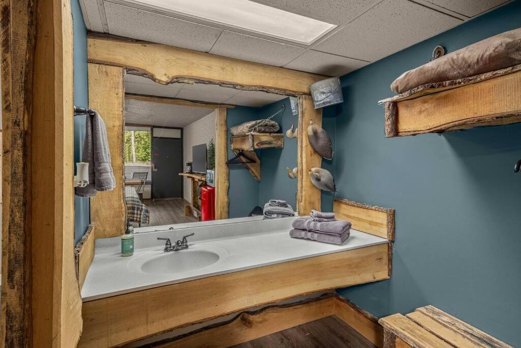 Stonegate King Bed, 2mi To Historic Dtwn Salt Water Pool #206 *