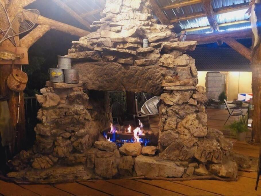 Stonegate King Bed, 2mi To Historic Dtwn Salt Water Pool #206 Apartment Eureka Springs